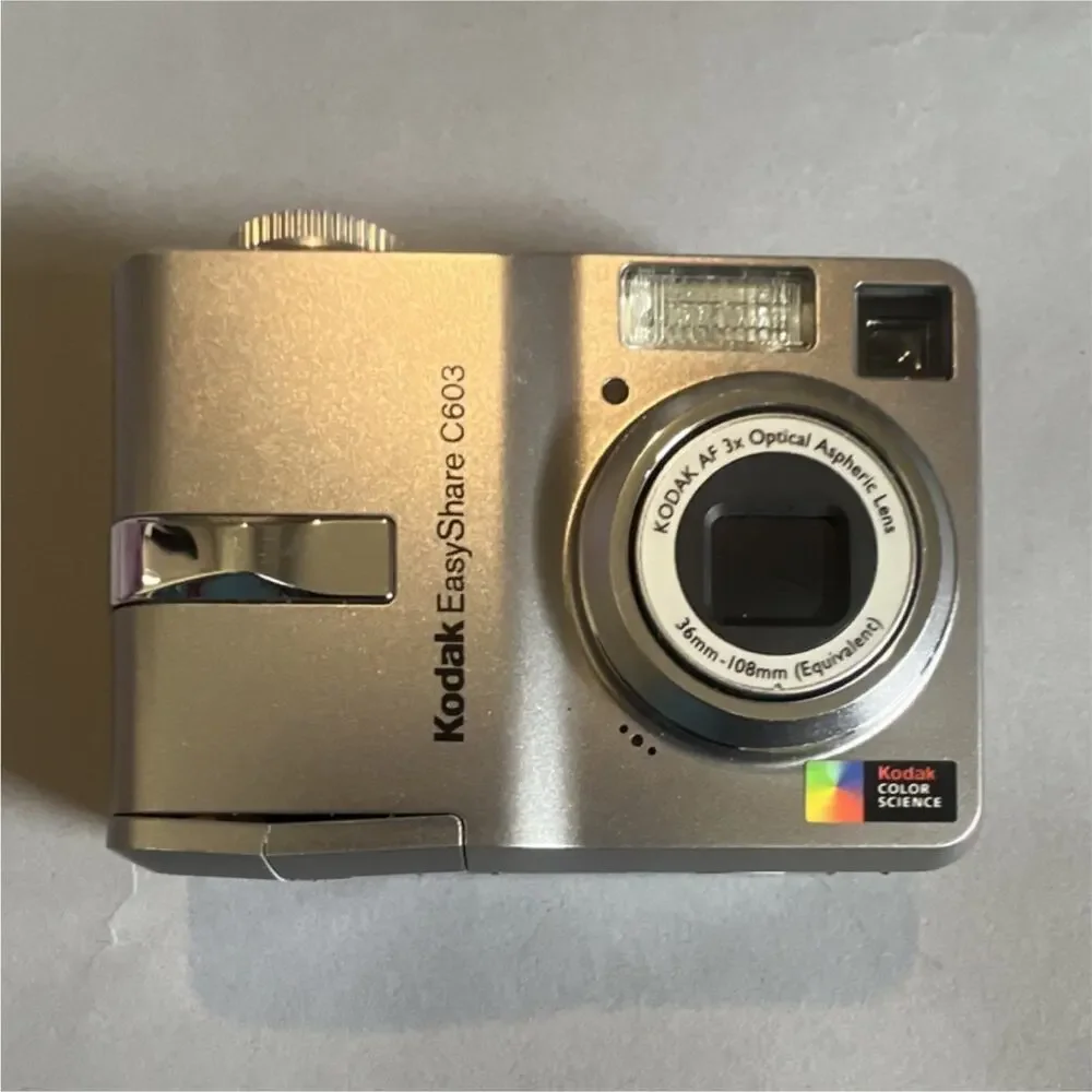 Kodak EasyShare C603 Silver Point & Shoot 6.1MP 3x Zoom 2.4